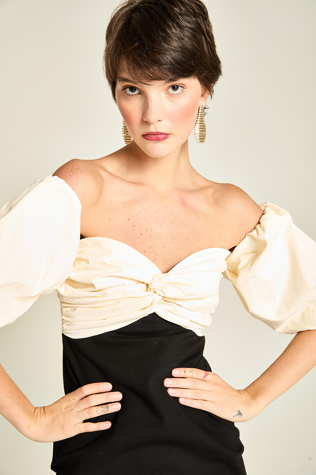 VESTIDO CURTO TUBINHO BUFNTE DUO ATELIÊ