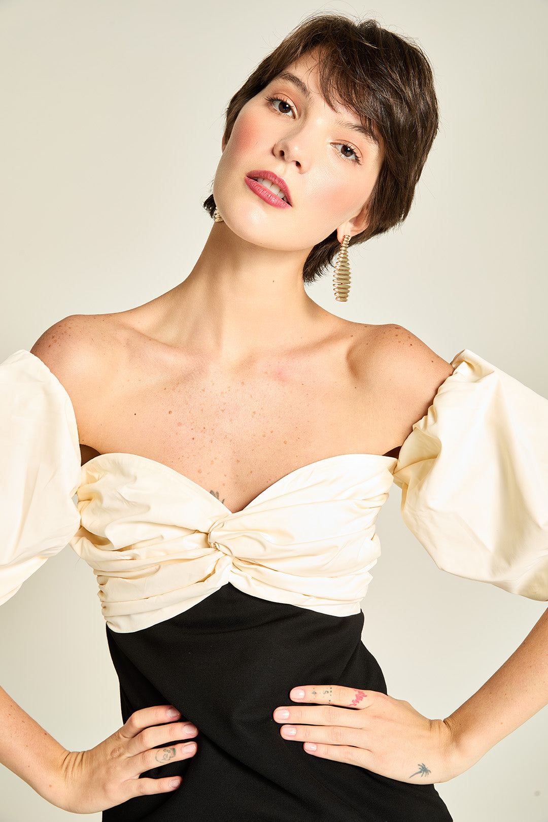 VESTIDO CURTO TUBINHO BUFNTE DUO ATELIÊ