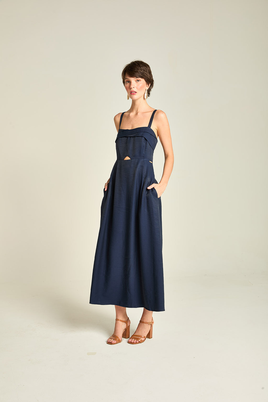 VESTIDO PREGAS
