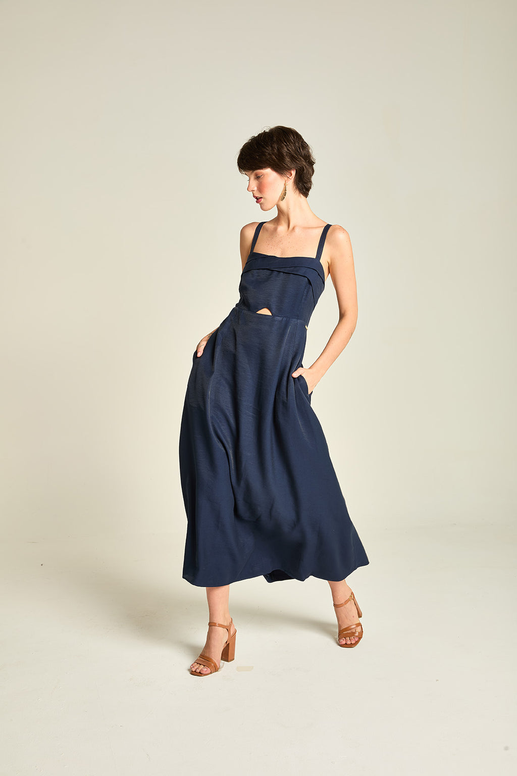 VESTIDO PREGAS