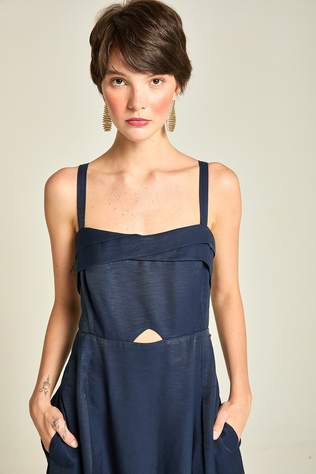 VESTIDO PREGAS