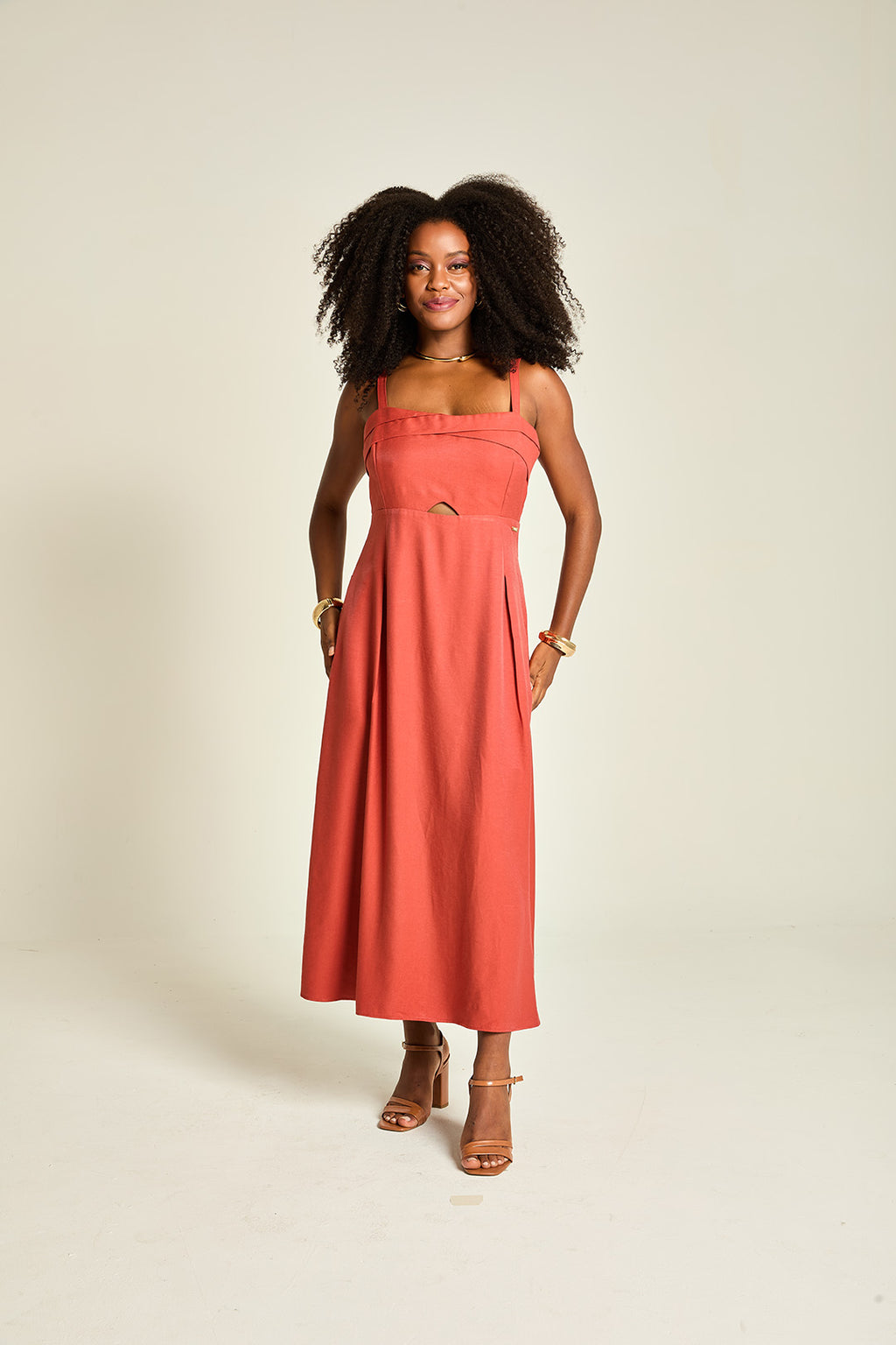 VESTIDO PREGAS