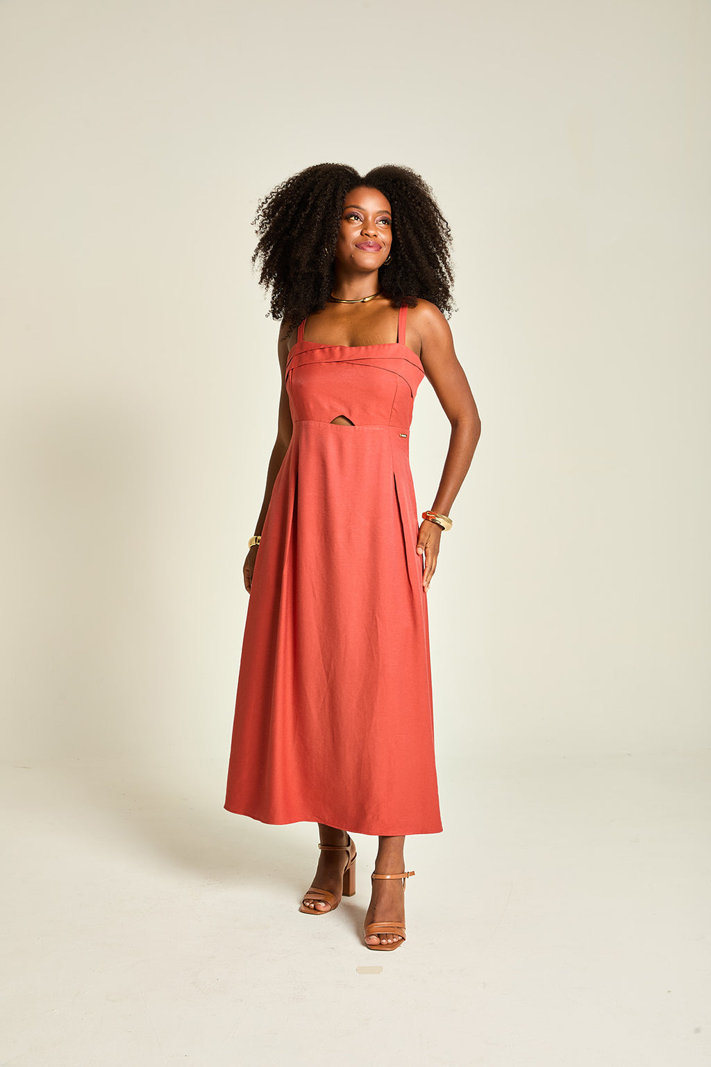 VESTIDO PREGAS