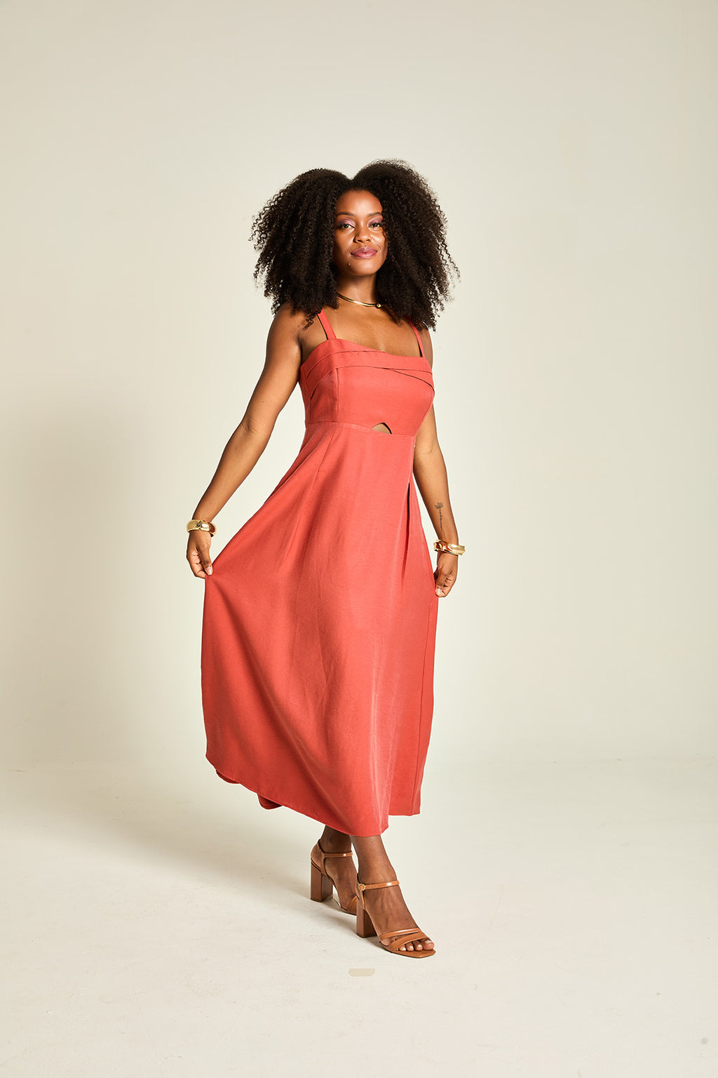VESTIDO PREGAS