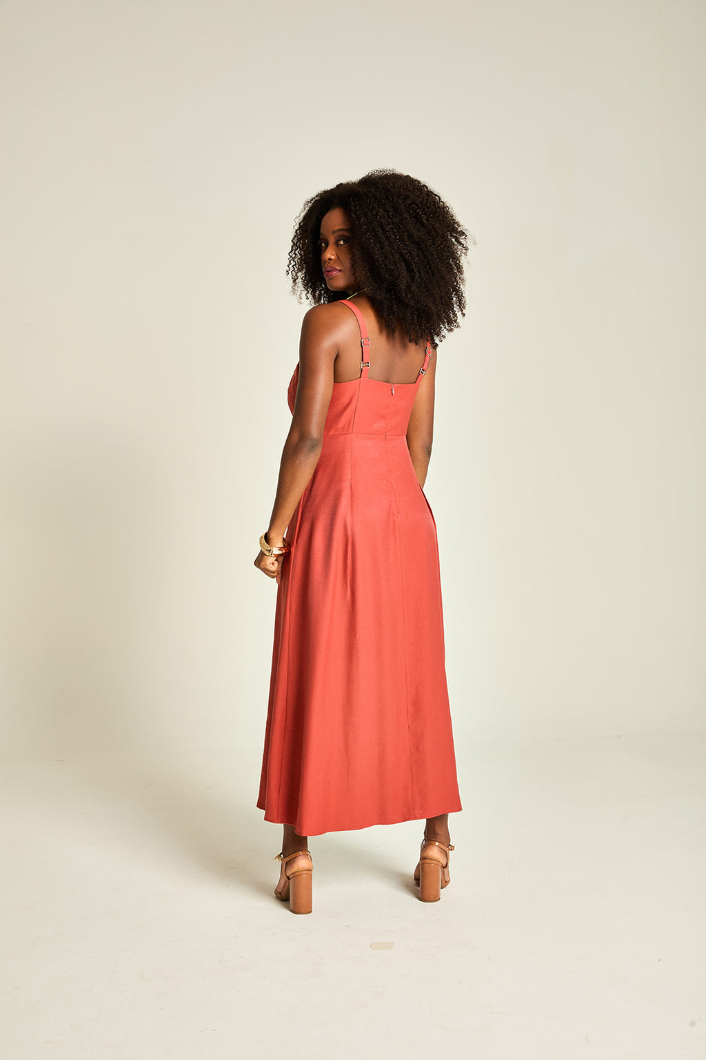 VESTIDO PREGAS