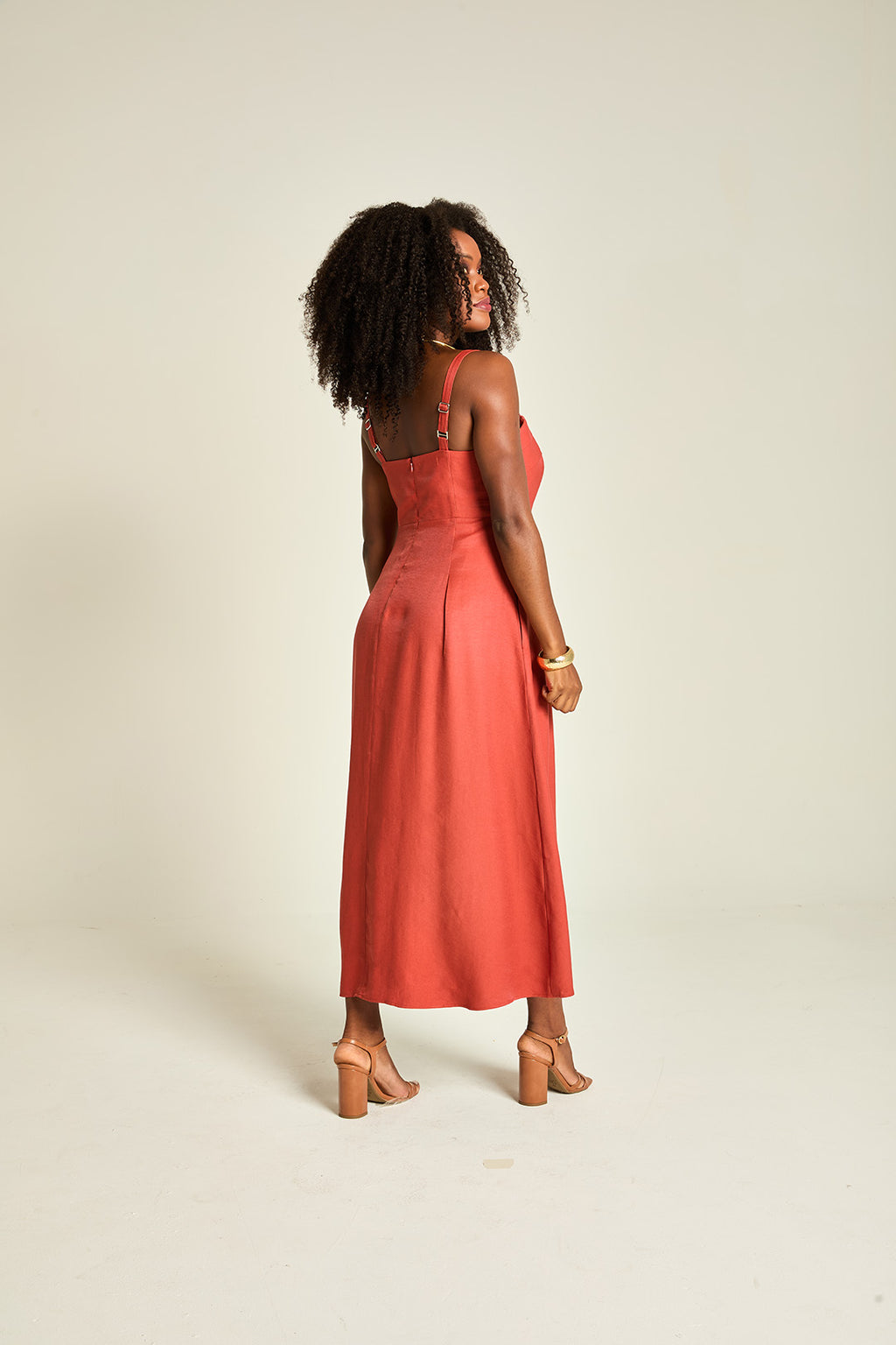 VESTIDO PREGAS