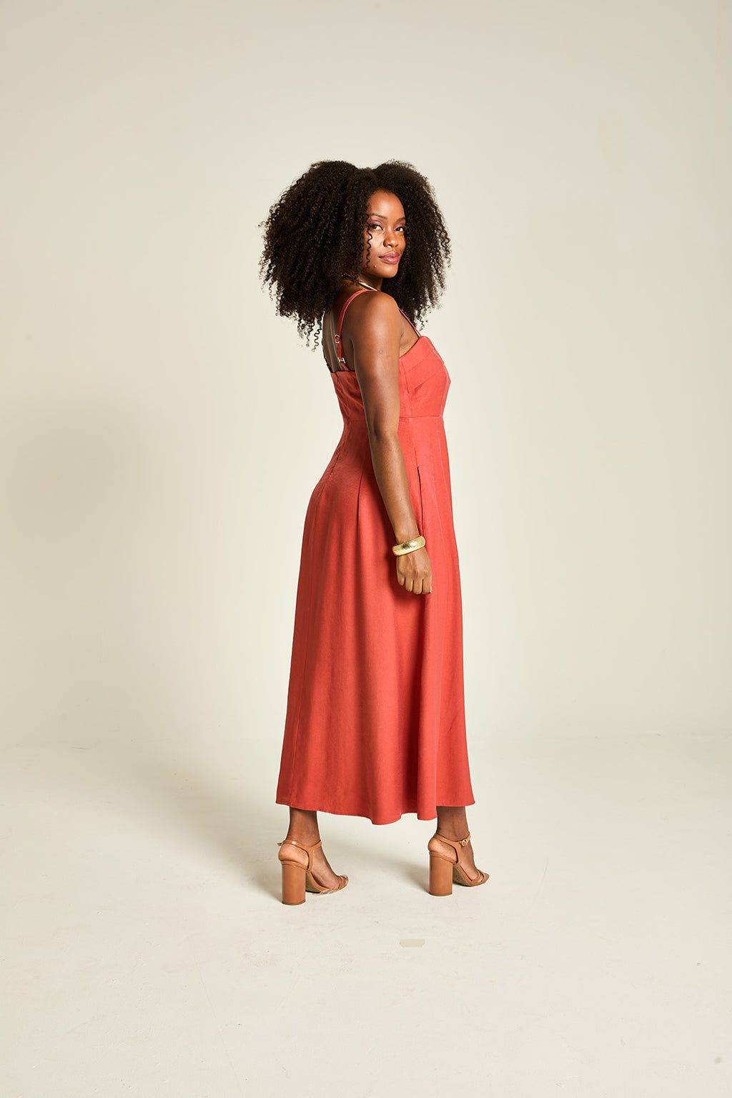 VESTIDO PREGAS
