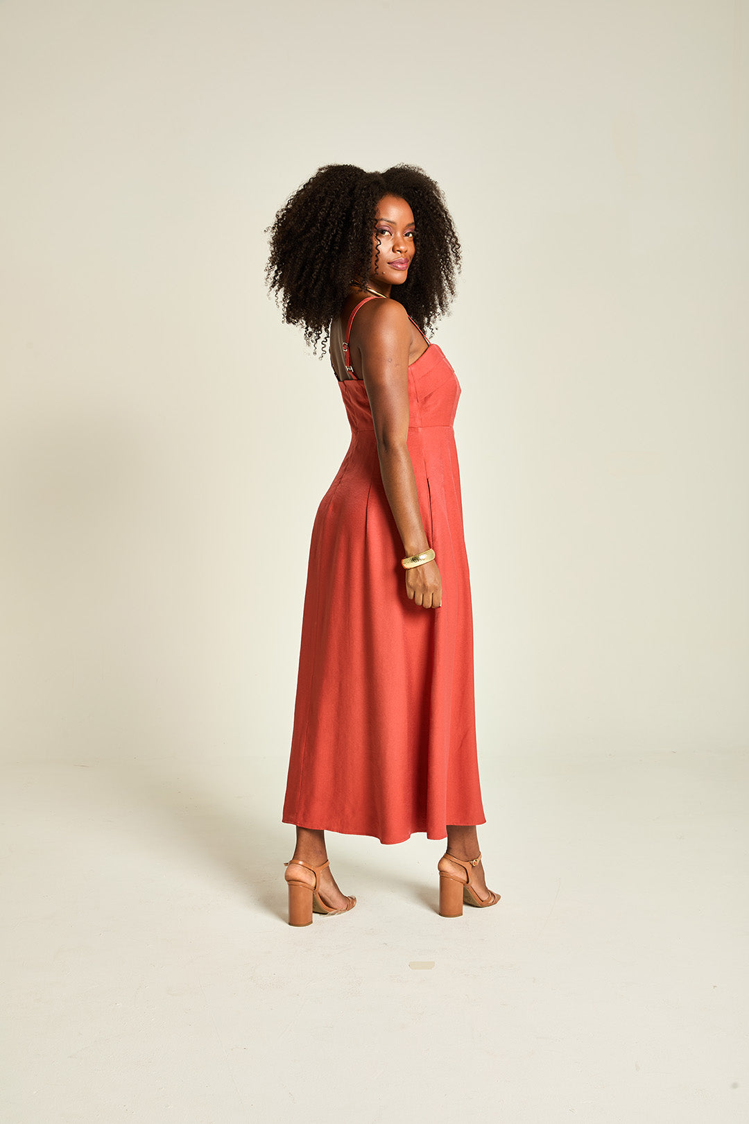 VESTIDO PREGAS