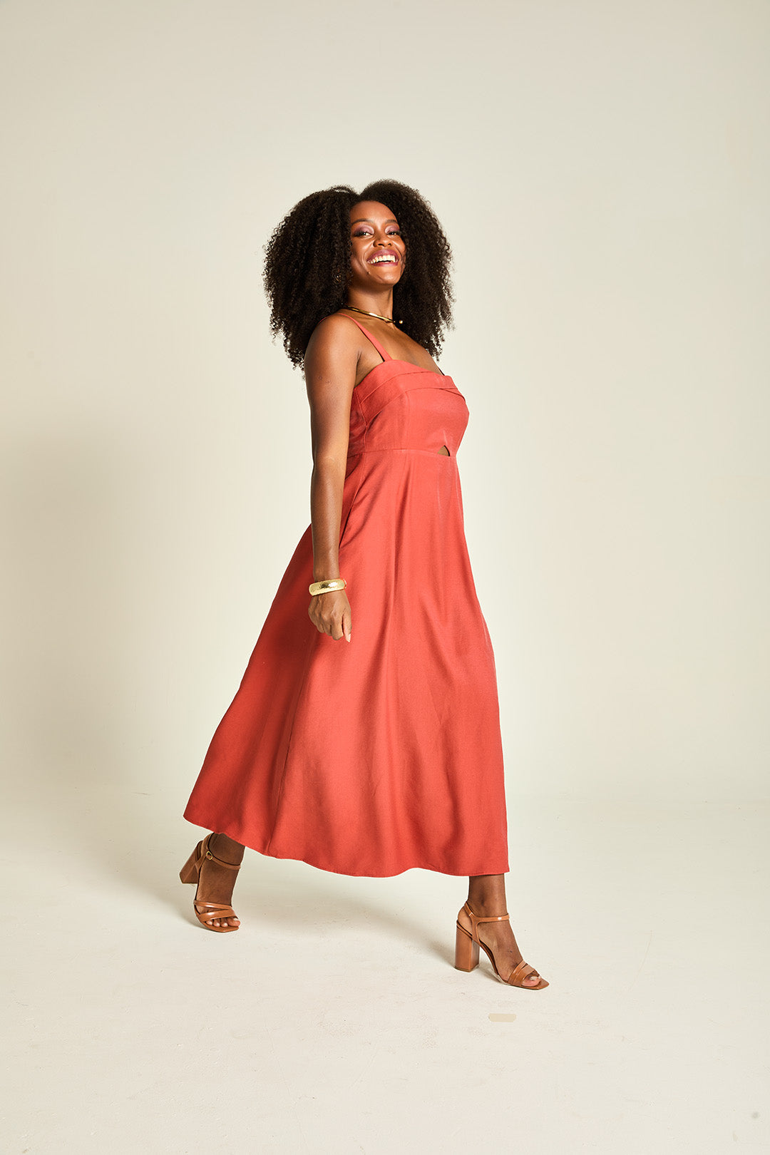 VESTIDO PREGAS