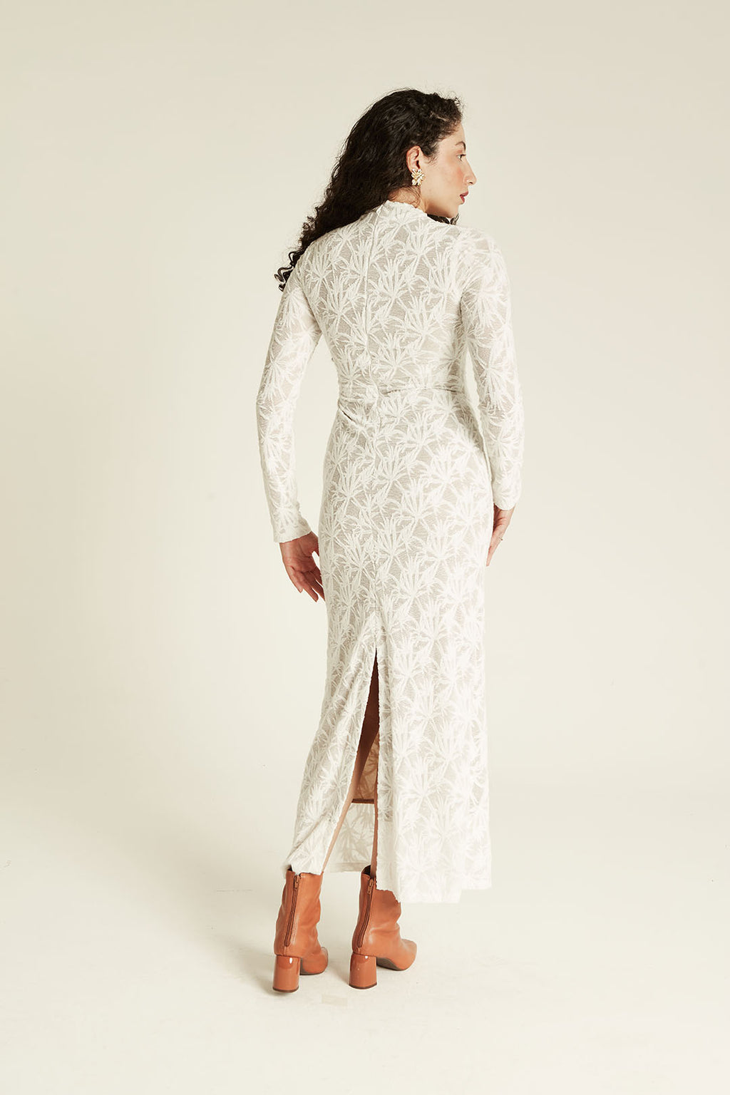 VESTIDO FINEZ RELEVO ATELIÊ