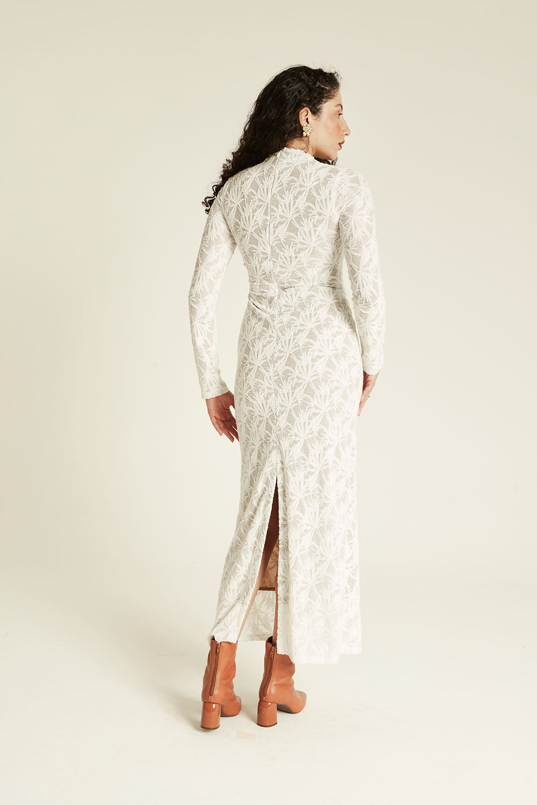 VESTIDO FINEZ RELEVO ATELIÊ