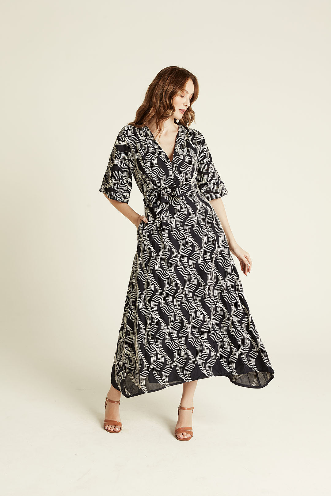 VESTIDO BORDADO AZUL MARINHO