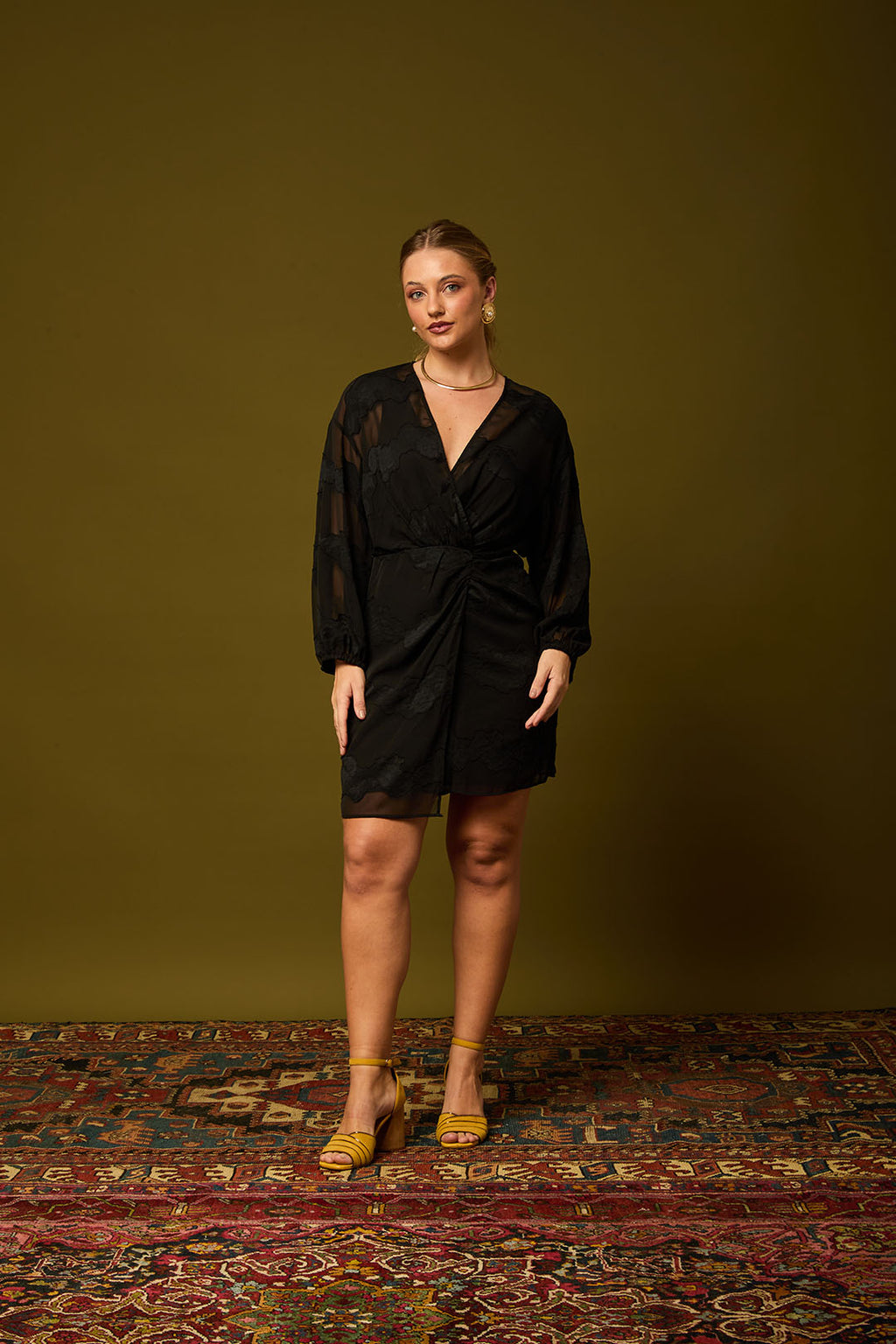 VESTIDO EM DEVORE DECOTE TRANSPASSADO