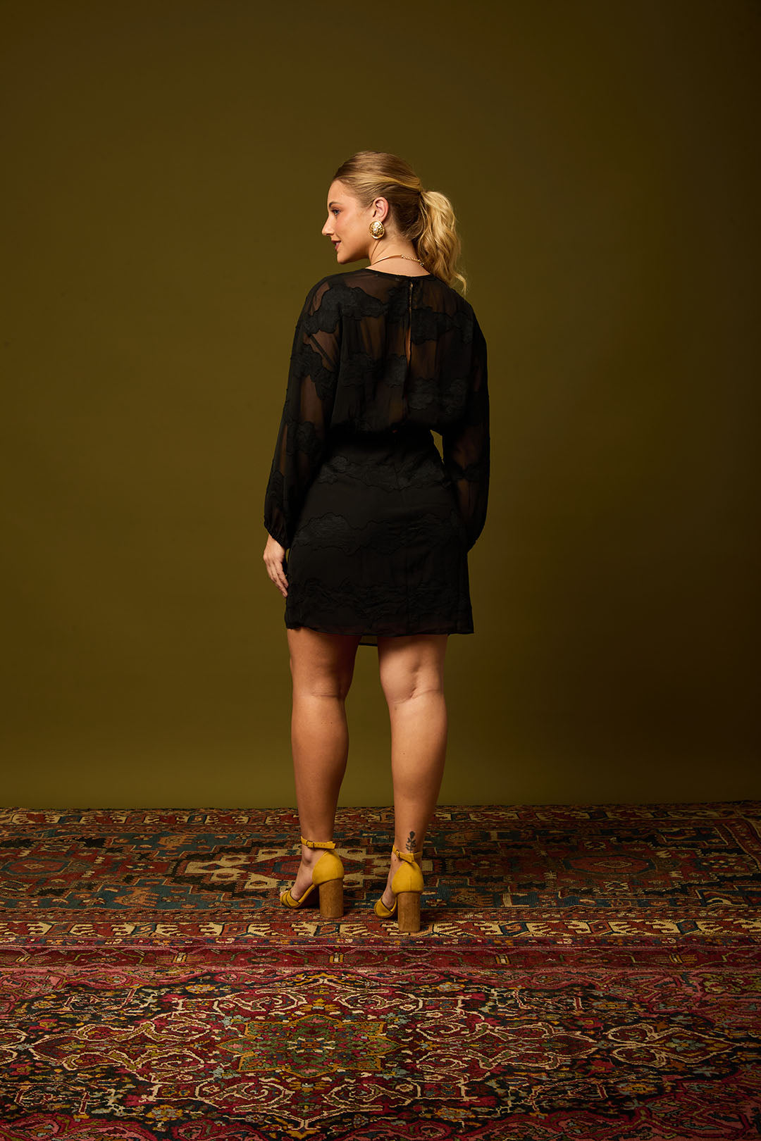 VESTIDO EM DEVORE DECOTE TRANSPASSADO
